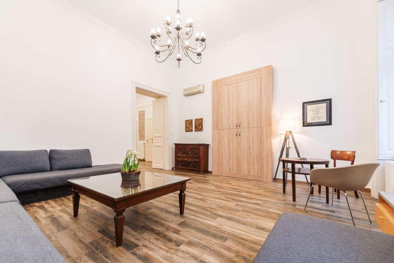 Family And Friends Apartment Budapest Luaran gambar